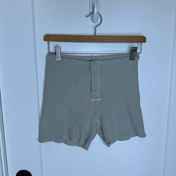 SKIMS Waffle Knit Boy Shorts Stretch Button Front High Waisted Talc Size Medium - Picture 2 of 6